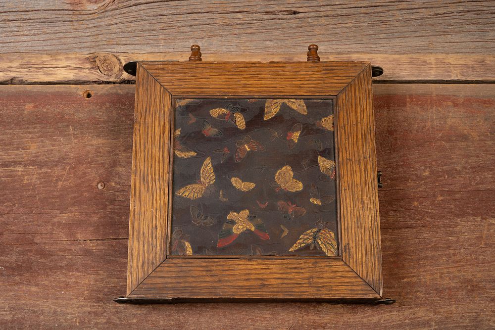 Lot 207: Victorian Tri-Fold Vanity Mirror