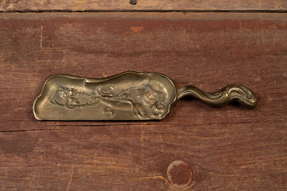 Lot 211: Art Nouveau Cast Brass Crumb Tray