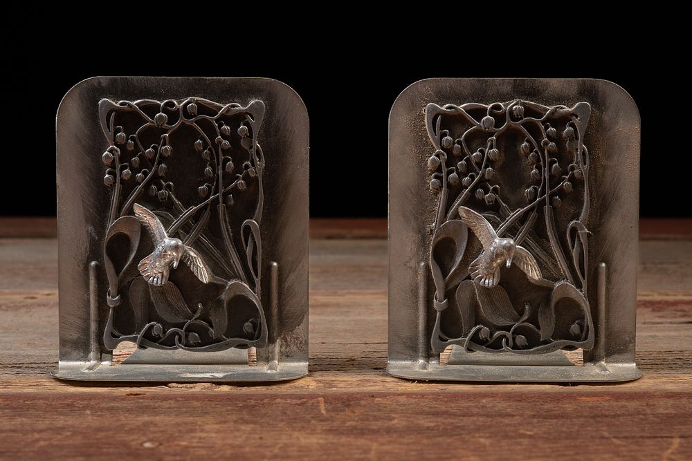 Lot 214: Pair of 1979 Metzke Pewter Hummingbird Bookends