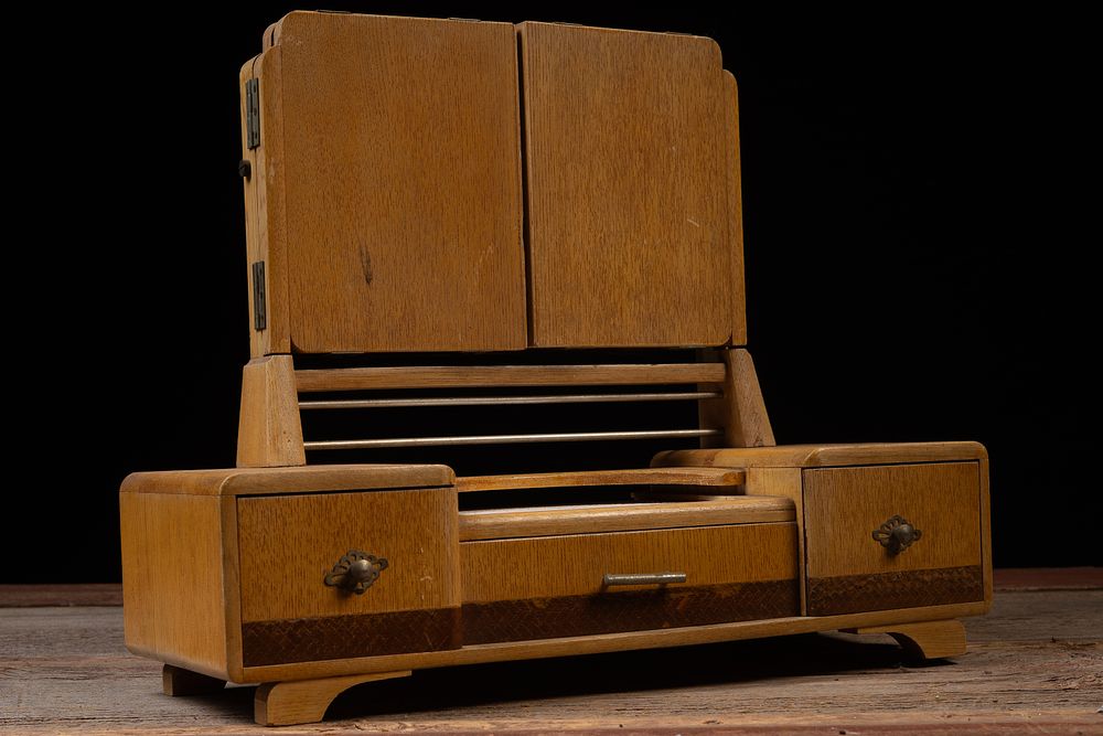Lot 219: Wooden Streamline Art Deco Oak Tri-Fold Vanity