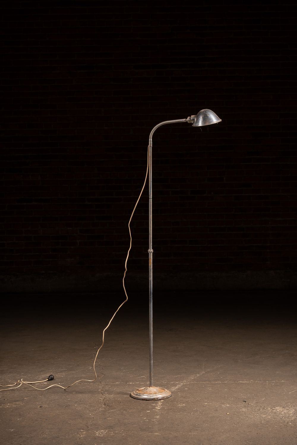 Lot 233: Chrome Gooseneck Lamp