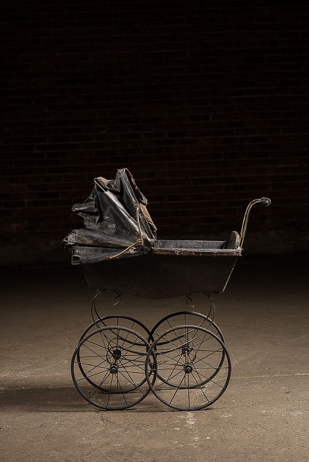 Lot 244: Doll Carriage / Baby Pram