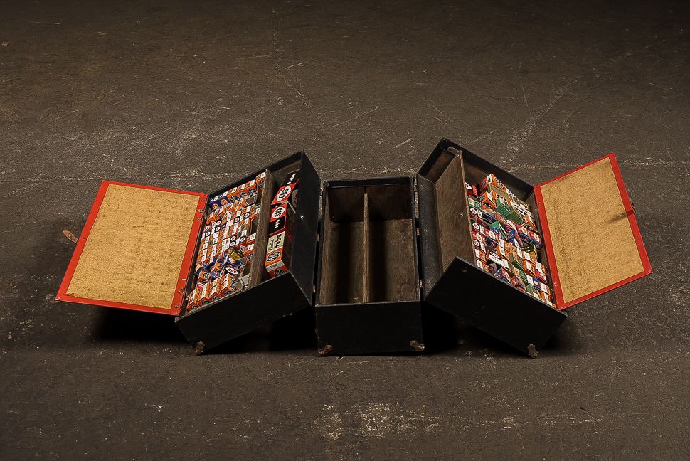 Lot 255: Mid 20th C. RCA We Use RCA Tubes Service Caddy