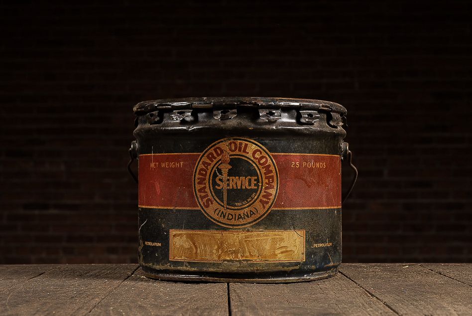 Lot 257: Standard Oil Company Service Petrolatum Pail