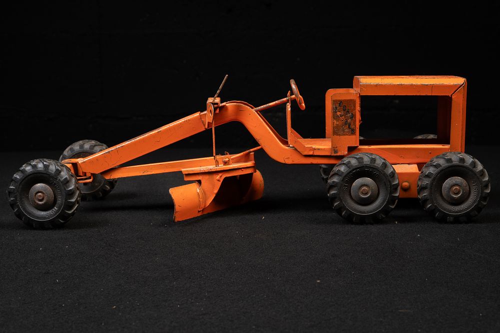 Lot 290: Structo Road Grader Pressed Steel Construction Toy