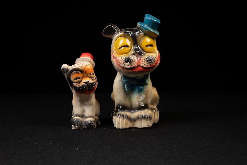 Lot 291: Vintage Chalkware Pug Dog Sculpture Pair