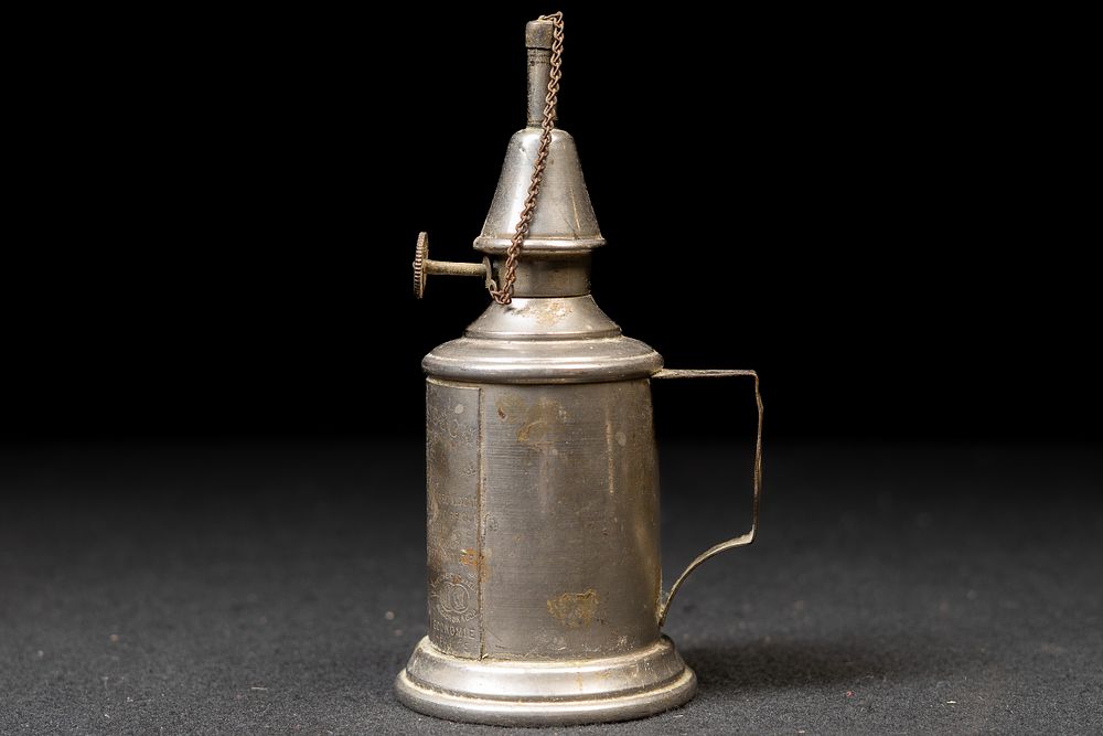 Lot 346: Antique “Pigeon” Brass Carbide Bicycle Lamp