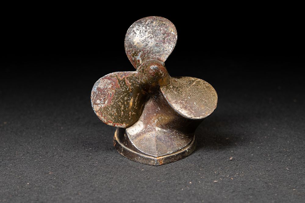 Lot 353: Cast Iron Ship Propeller Paperweight