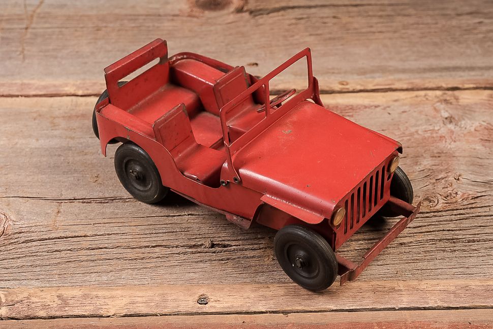Lot 402: Pressed Steel Jeep Toy