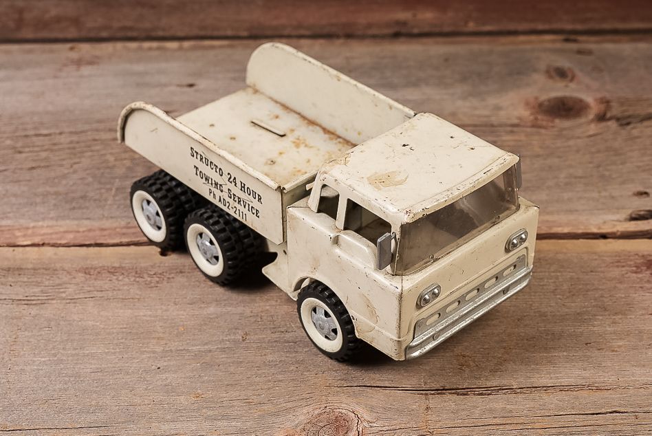 Lot 417: Structo Pressed Steel Tow Truck