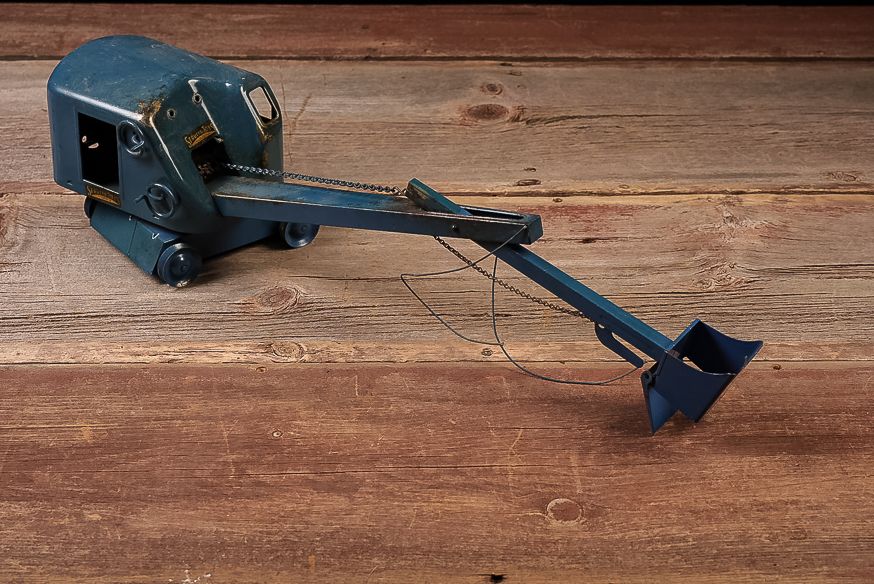 Lot 419: Structo Pressed Steel Power Shovel Toy