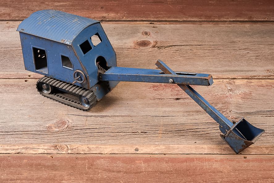 Lot 420: Structo Pressed Steel Tracked Power Shovel Toy
