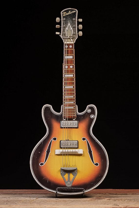 Lot 435: Japanese Made, Tin Litho Guitar