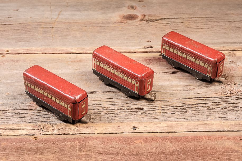 Lot 438: Lot of 3 Pullman Montclair Tin Litho Train Cars