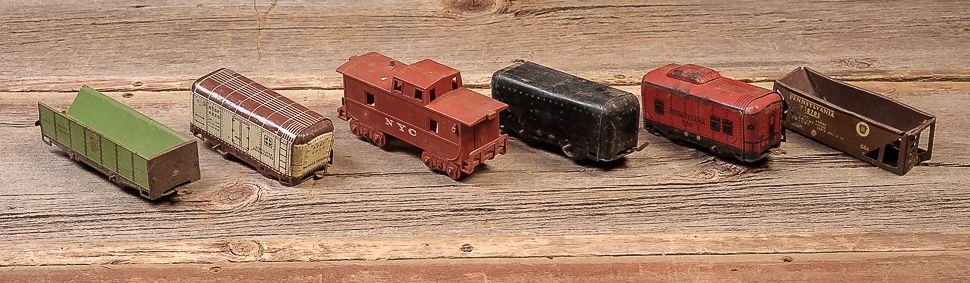 Lot 440: Lot of 6 Vintage Model Train Cars