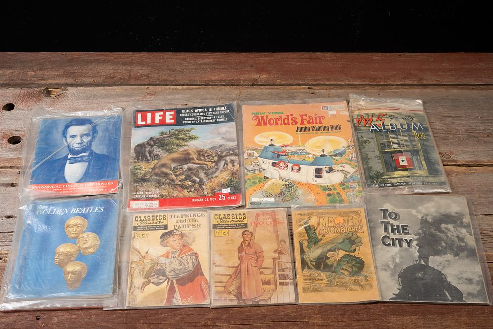 Lot 484: Vintage Assorted Ephemera & Magazine Lot