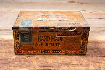 Bayuk Philadelphia Perfecto Cigar Tin Box, c 1920s. C-20738 Lithographed tin cigar box 