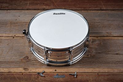 Sunlite Snare Drum with Hard Shell Case. C-20772 Sunlite – Taiwan Chrome-finished metal snare 