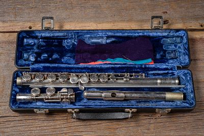 Armstrong Student Flute with Hard Case. C-20773 Armstrong. Elkhart IND. Silver-tone student 