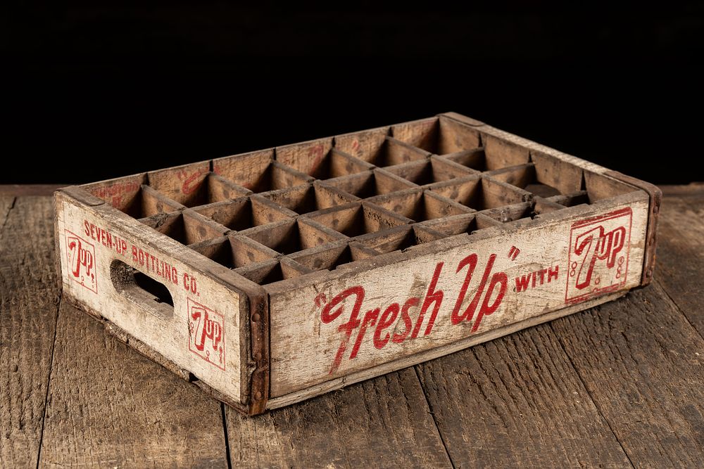 Lot 19: c. 1940 7-Up "Fresh Up" Wooden Crate