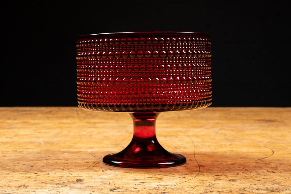 Lot 73: Iittala Kastehelmi Cranberry Footed Dessert Bowl
