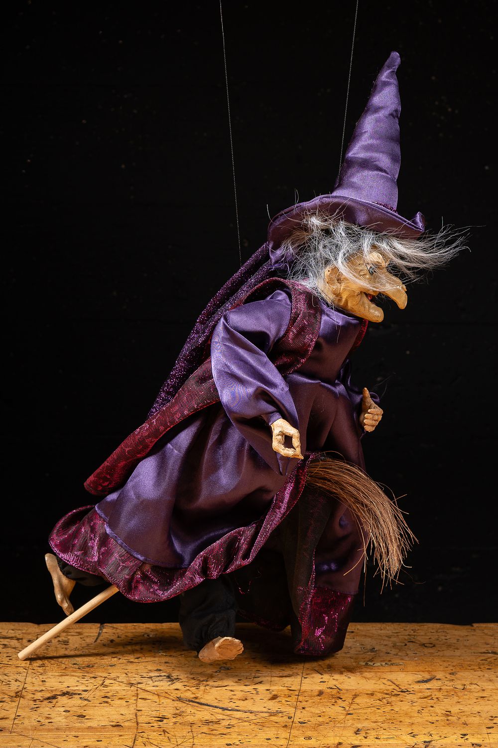 Lot 89: Flying Halloween Witch Hanging Figure
