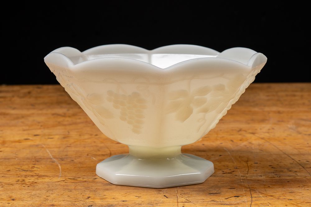 Lot 106: Vtg. Grape-Motif Milk Glass Dish by Westmoreland