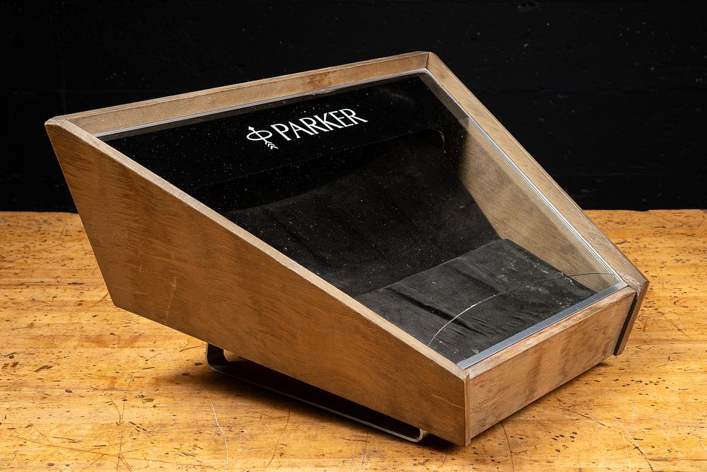 Lot 113: Parker Pens Countertop Display Case