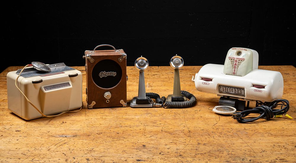 Lot 115: Collection of Vintage Radios and Audio Electronics
