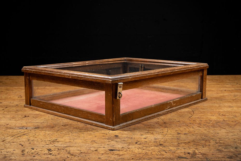 Lot 122: Early Oak Countertop Display Case