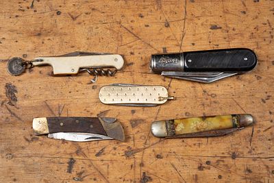 5 Assorted Folding Pocket and Utility Knives. C-22125 Group of five assorted folding pocket and 