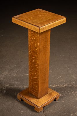 Mission Arts and Crafts Oak Pedestal Stand. C-22194 American Mission Arts and Crafts pedestal 