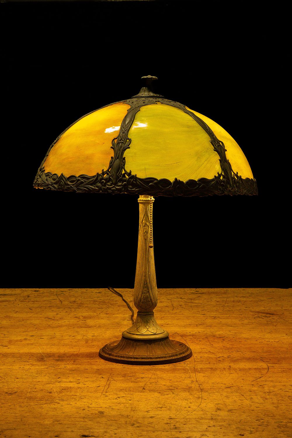 Lot 365: Art Nouveau Green Slag Glass Table Lamp