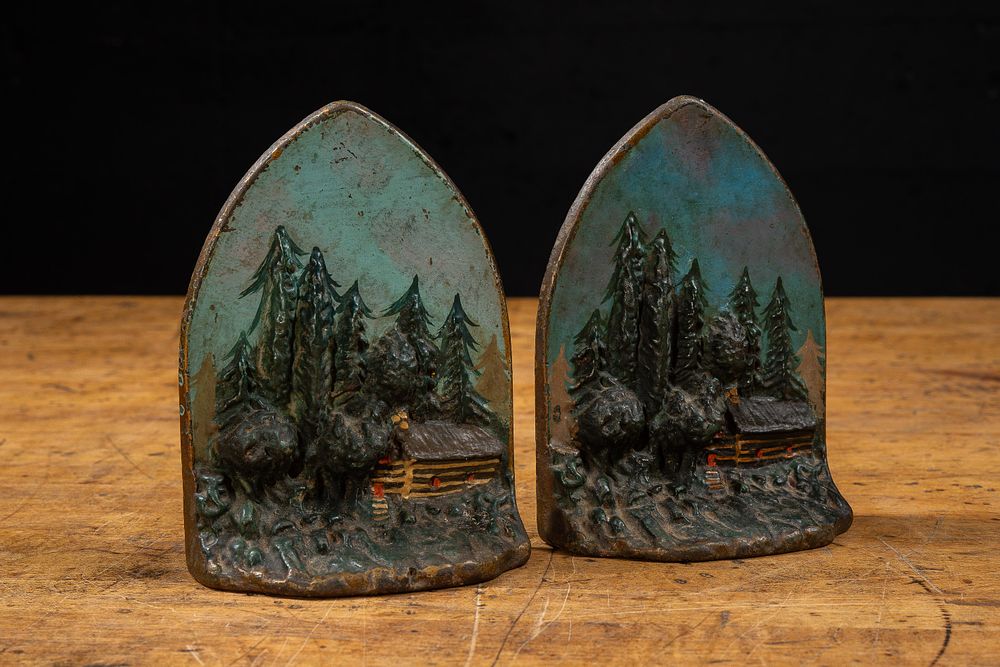 Lot 368: Cast Iron Cabin Landscape Bookends