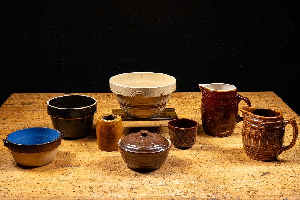Lot 27: Mixed Lot of Early 20th Century Stoneware Pottery