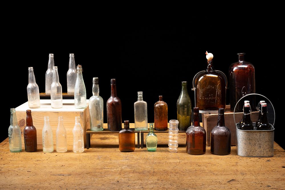 Lot 30: Mixed Lot Of 26 Early Glass Bottles