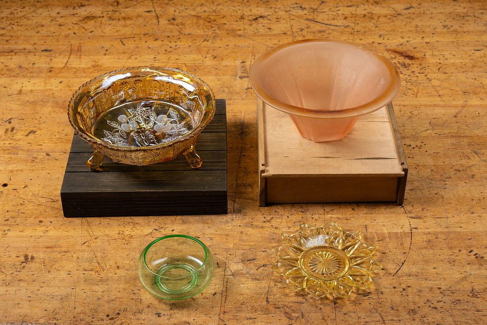 Lot 32: Mixed Depression Glass and Uranium Glass Bowl