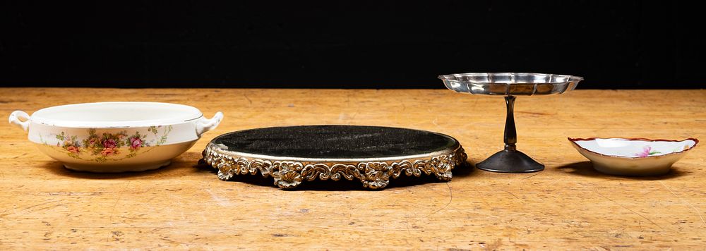 Lot 52: Mixed Haviland Porcelain and Decorative Tableware