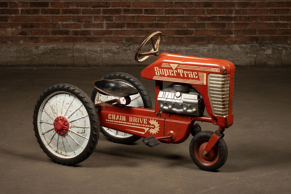 Lot 106: AMF Super Trac Pedal Tractor
