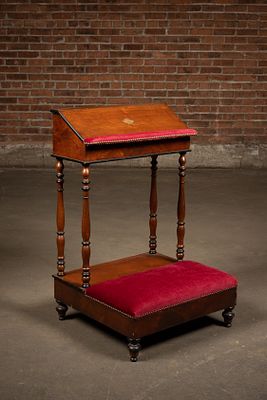Victorian Walnut Prie-Dieu Prayer Kneeler. C-22381 Walnut prie-dieu prayer kneeler with turned 