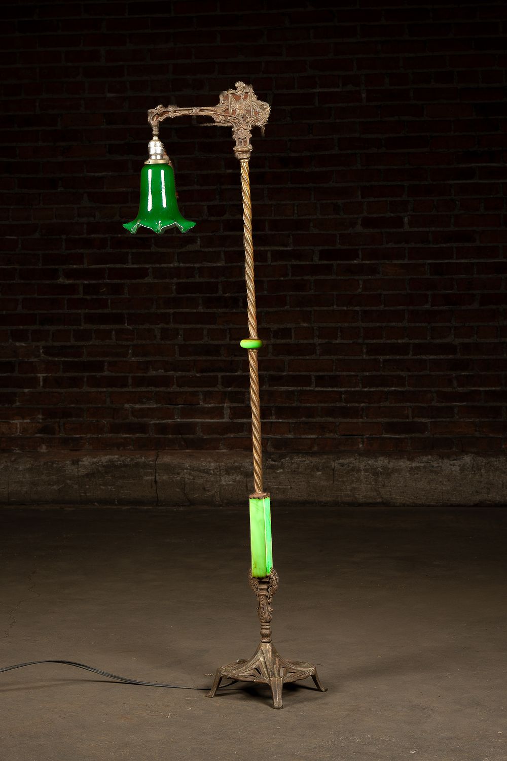 Lot 124: Art Deco Uranium Glass Lamp w Filigree Arm