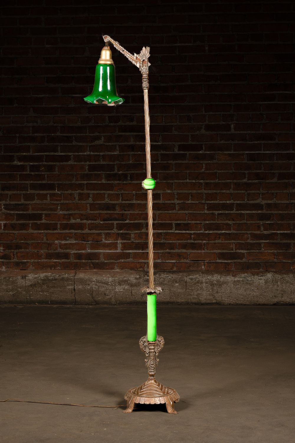 Lot 125: Art Deco Uranium Glass Lamp w Angular Arm