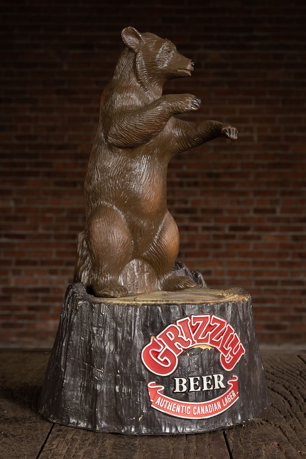 Lot 277: Grizzly Beer Bear Backbar Display