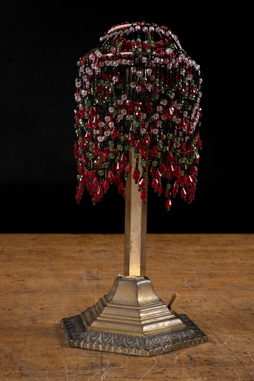 Lot 305: Art Deco Beaded Fringe Table Lamp