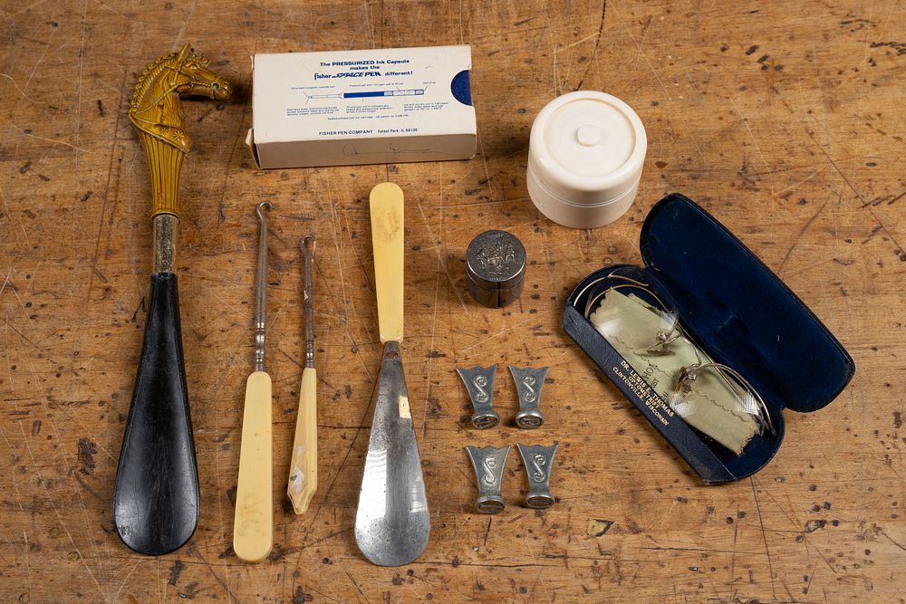 Lot 344: Vintage Fisher Space Pen and Personal Effects Lot