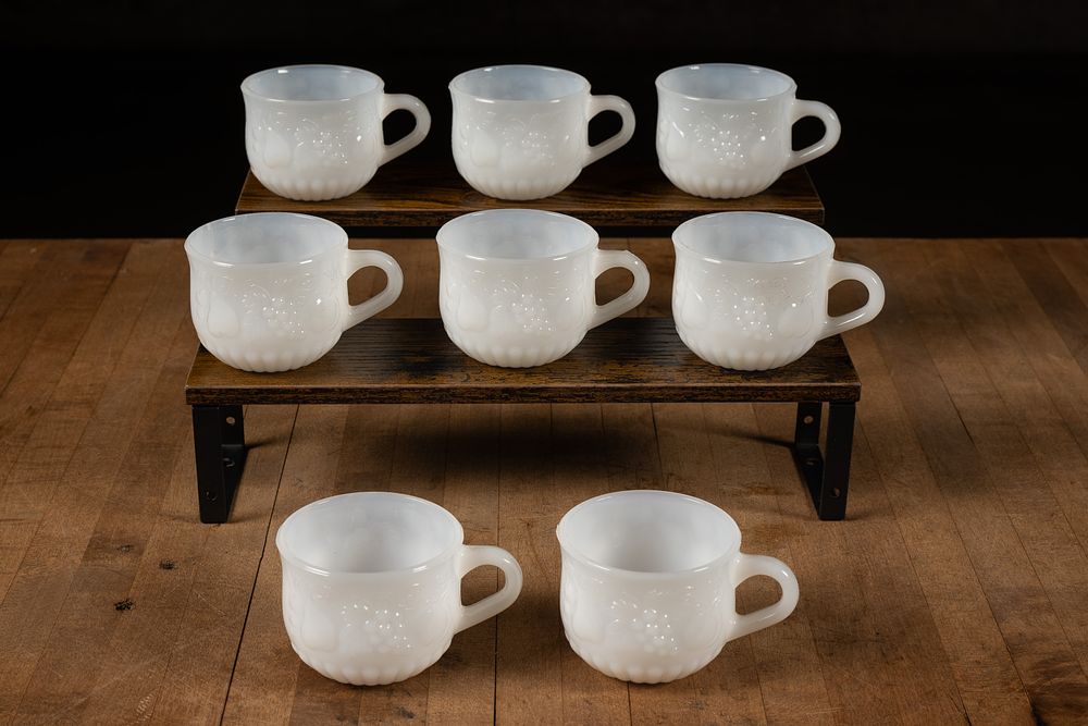 Lot 369: Set of 8 Jeannette Della Robbia Milk Glass Cups