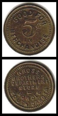 אסימון בחזית טוב ל-5 סנט בסחורה (1925-40), קישוט עץ של חנות הכלבו האחים ברוס, דרום דקוטה, 20 