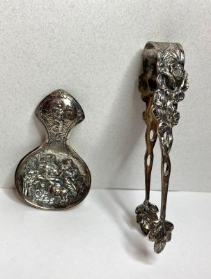 לוט מלקחיים וכף עשויים כסף עבודת יד מעוטרים במצב מושלם 
משקל כולל- 36.2