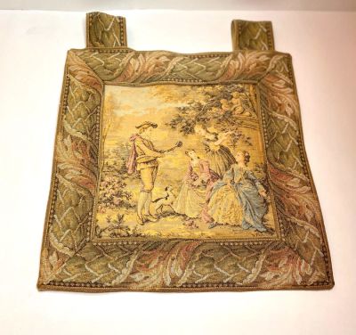 גובלן עבודת יד ישן במיוחד מהמם ביופיו ניתן לתלייה על קיר 
מידות: אורך 32, רוחב 32