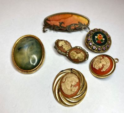 לוט תכשיטי וינטאג' סיכות כמאו ועגילים מיוחדים ונעימים דוגמאות אהובות